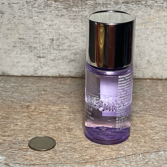 Clinique Take The Day Off Makeup Remover For Lids, Lashes & Lips 1 fl oz/30mL - Picture 2 of 10